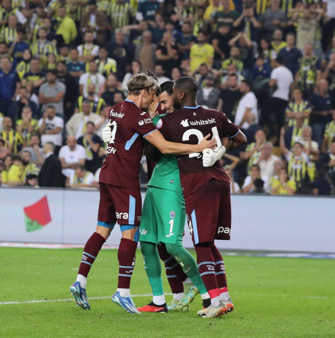 Goller penaltılar kartlar. Fenerbahçe Trabzonspor maçından hiç bir yerde göremeyeceğiniz fotoğraflar 114