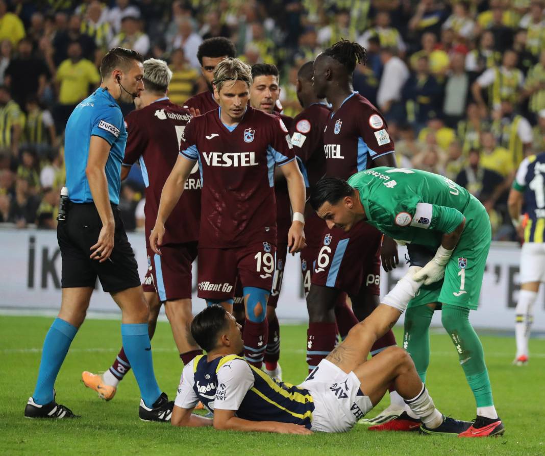 Goller penaltılar kartlar. Fenerbahçe Trabzonspor maçından hiç bir yerde göremeyeceğiniz fotoğraflar 109