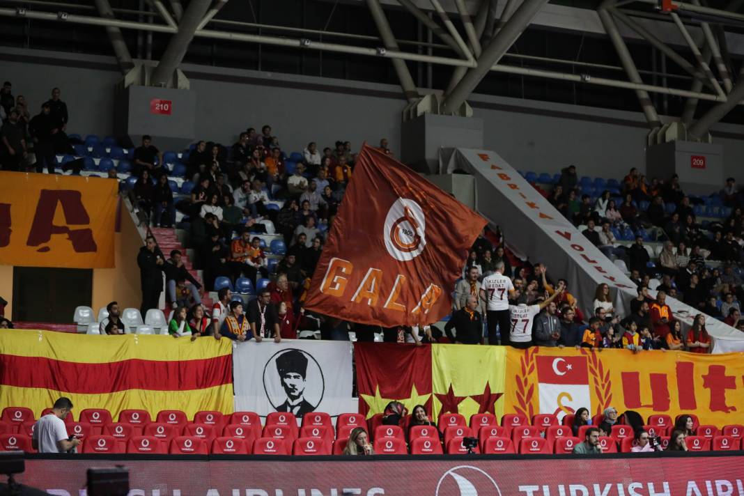 Hande Baladın şov yaptı. Eczacıbaşı Galatasaray'a set vermeden kazandı. Nefes kesen fotoğraflar 119