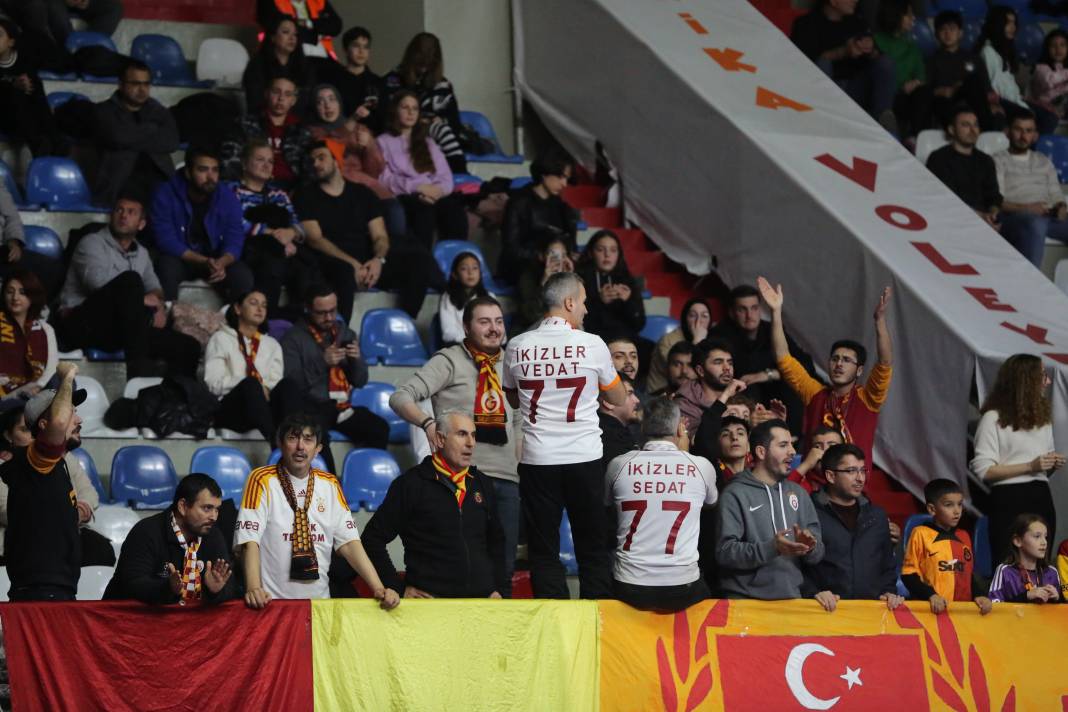 Hande Baladın şov yaptı. Eczacıbaşı Galatasaray'a set vermeden kazandı. Nefes kesen fotoğraflar 99