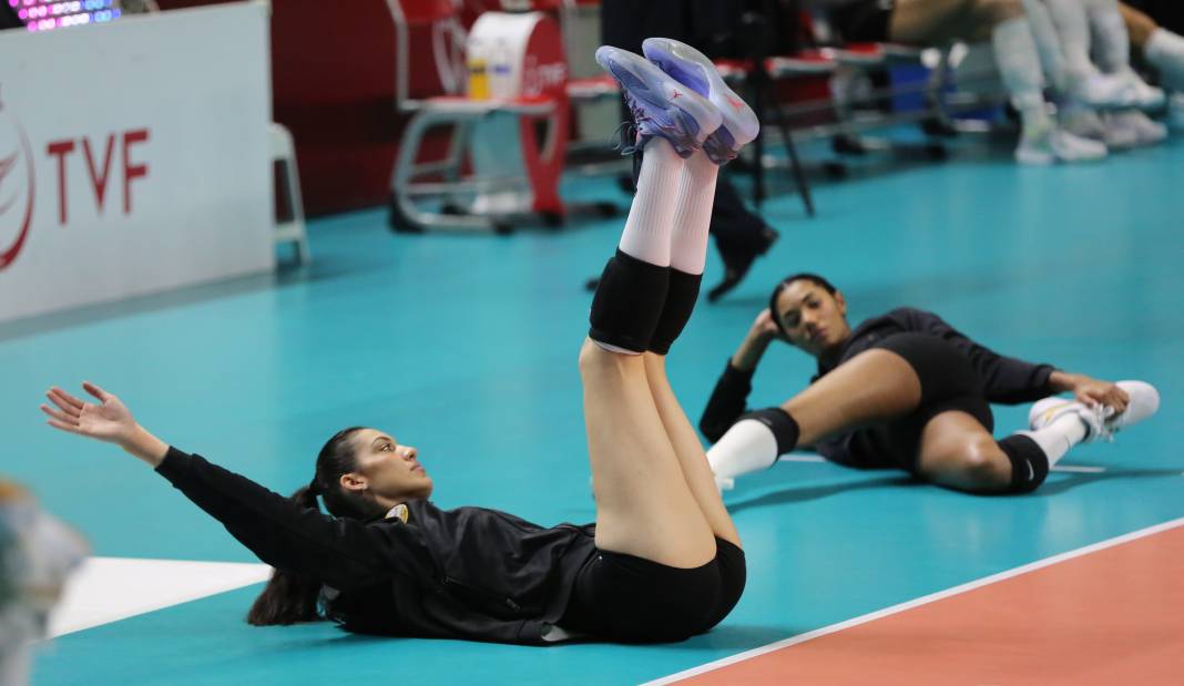 Zehra Güneş nefes kesti. Vakıfbank THY'yi rahat geçti. Maçın tüm fotoğrafları 93