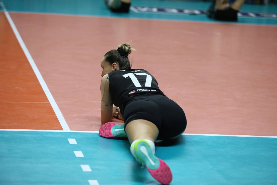 Zehra Güneş nefes kesti. Vakıfbank THY'yi rahat geçti. Maçın tüm fotoğrafları 63