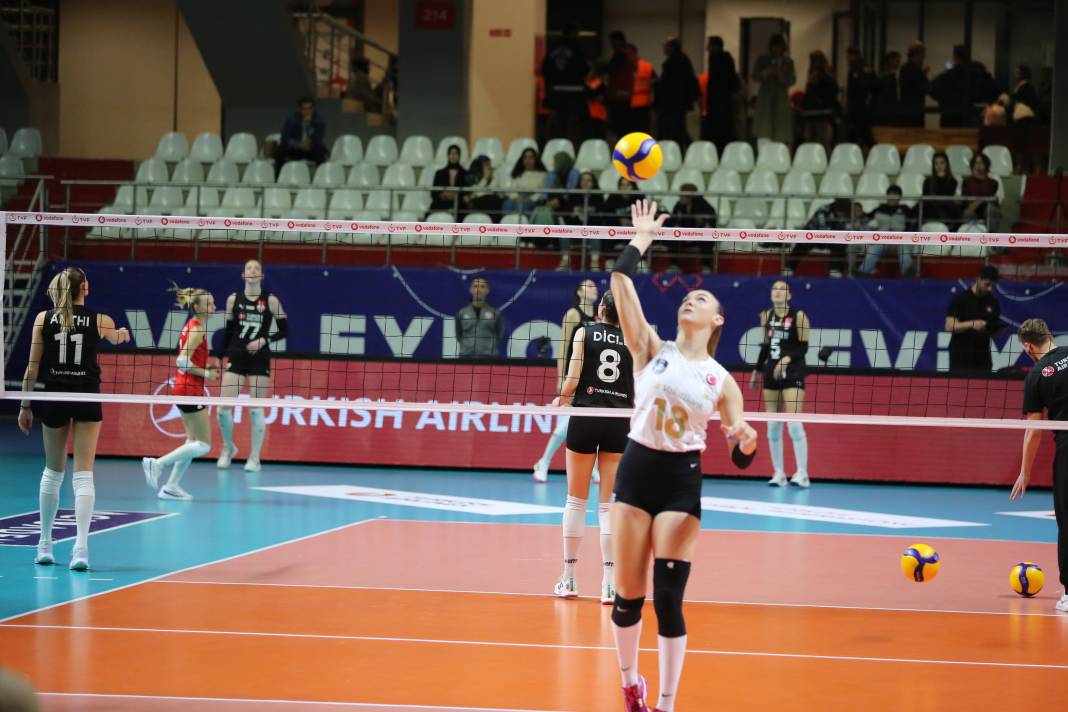 Zehra Güneş nefes kesti. Vakıfbank THY'yi rahat geçti. Maçın tüm fotoğrafları 51