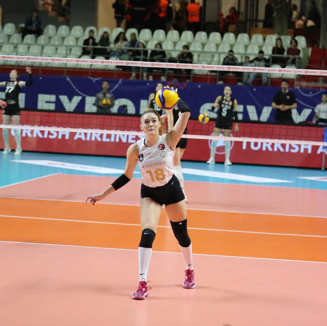 Zehra Güneş nefes kesti. Vakıfbank THY'yi rahat geçti. Maçın tüm fotoğrafları 46