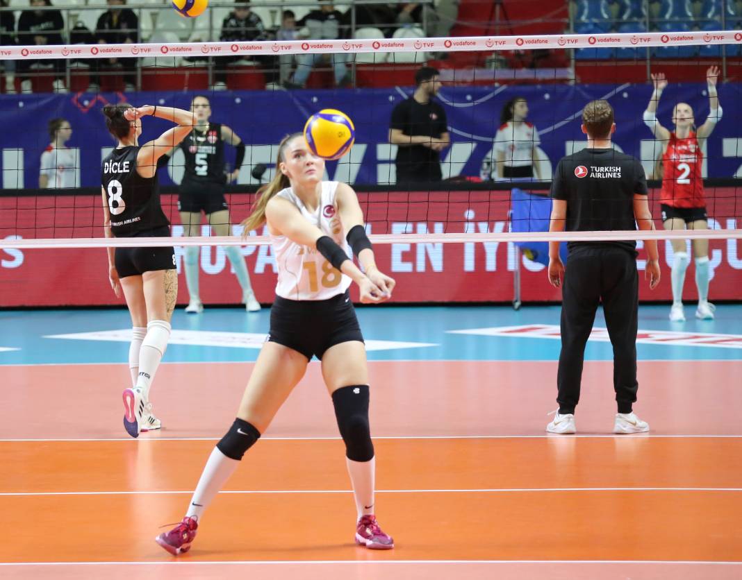 Zehra Güneş nefes kesti. Vakıfbank THY'yi rahat geçti. Maçın tüm fotoğrafları 8