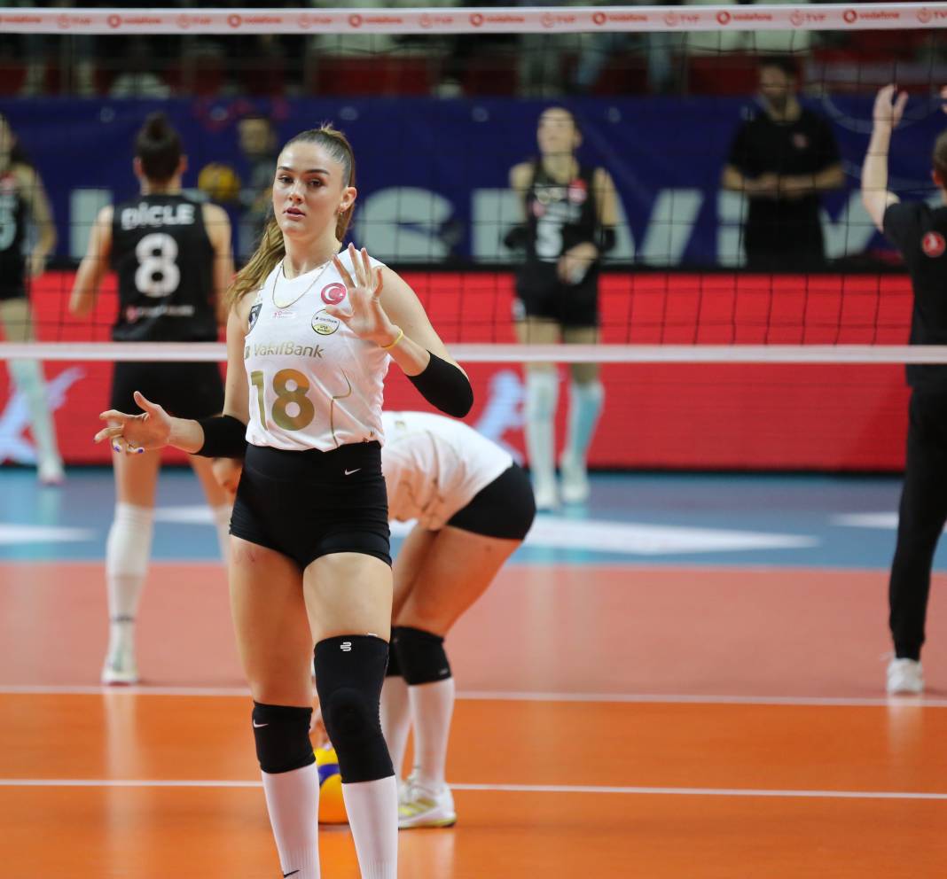 Zehra Güneş nefes kesti. Vakıfbank THY'yi rahat geçti. Maçın tüm fotoğrafları 3