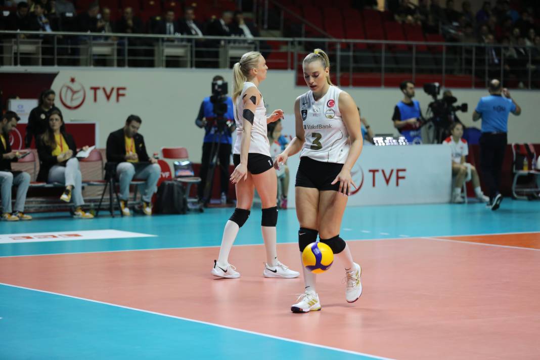 Zehra Güneş nefes kesti. Vakıfbank THY'yi rahat geçti. Maçın tüm fotoğrafları 42