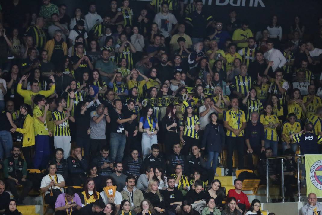 Dev maçın galibi Fenerbahçe. VakıfBank'ı 3-1'le geçti. Maçın hiçbir yerde olmayan fotoğrafları 47