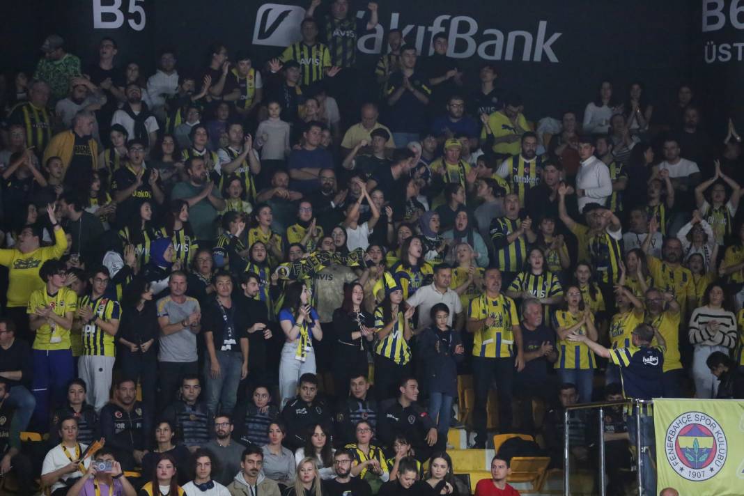 Dev maçın galibi Fenerbahçe. VakıfBank'ı 3-1'le geçti. Maçın hiçbir yerde olmayan fotoğrafları 44