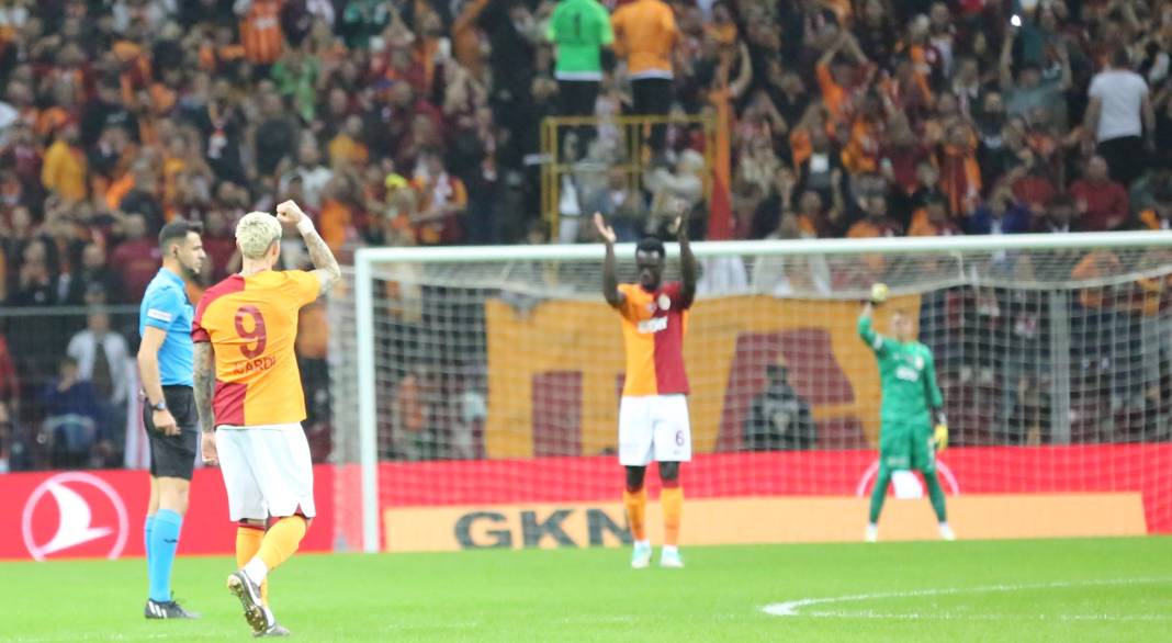 Galatasaray'ın şov gecesi. Hiçbir yerde göremeyeceğiniz fotoğraflar ve görüntülerle 80
