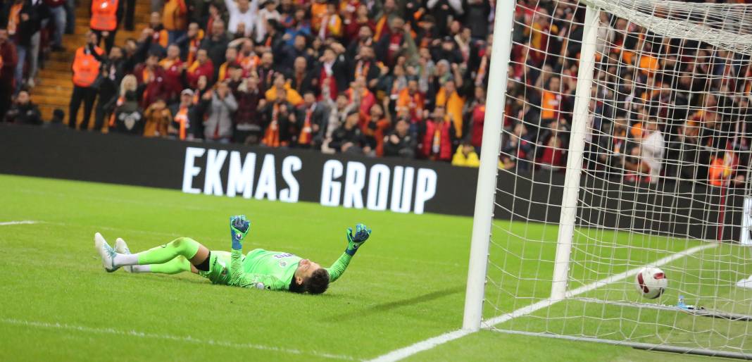 Galatasaray'ın şov gecesi. Hiçbir yerde göremeyeceğiniz fotoğraflar ve görüntülerle 70