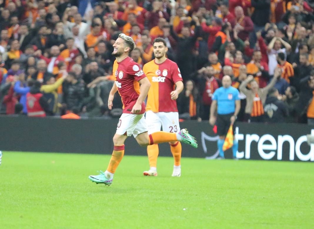 Galatasaray'ın şov gecesi. Hiçbir yerde göremeyeceğiniz fotoğraflar ve görüntülerle 75