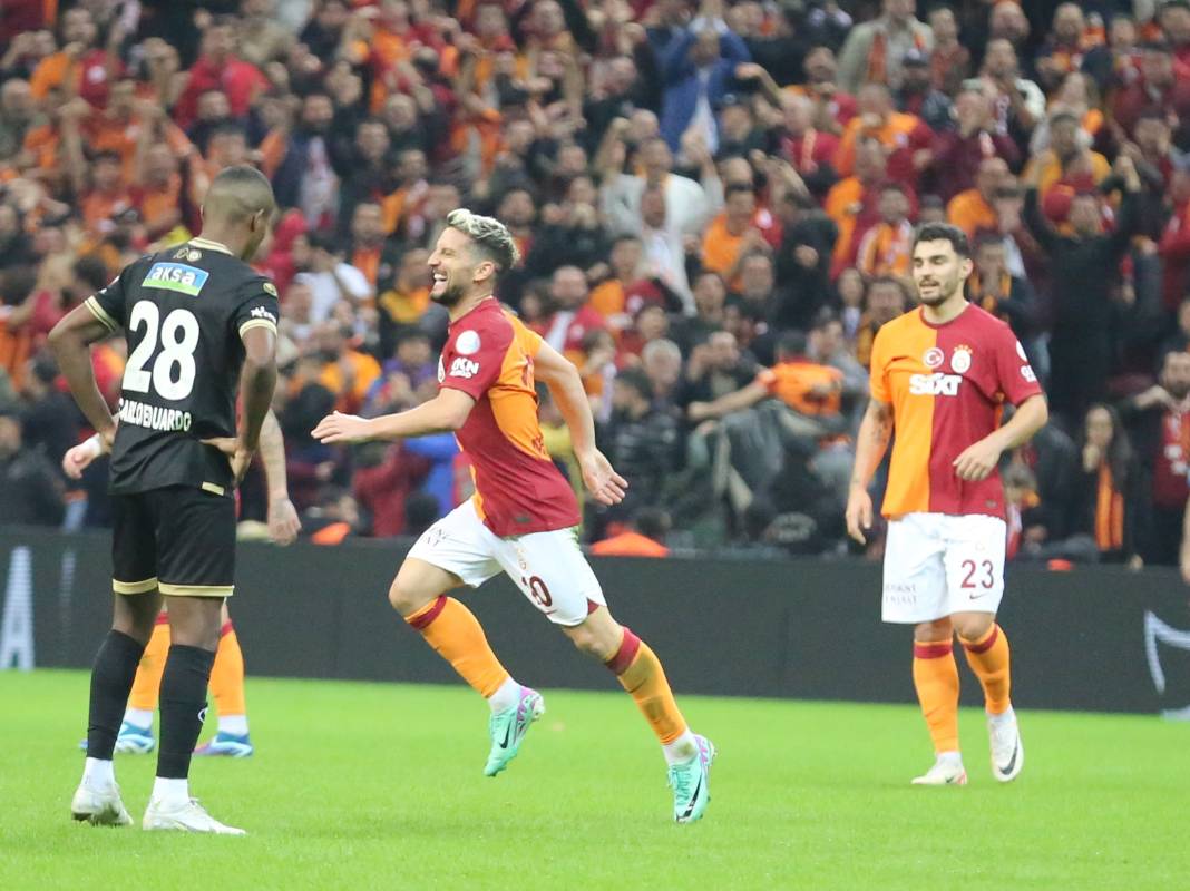 Galatasaray'ın şov gecesi. Hiçbir yerde göremeyeceğiniz fotoğraflar ve görüntülerle 74