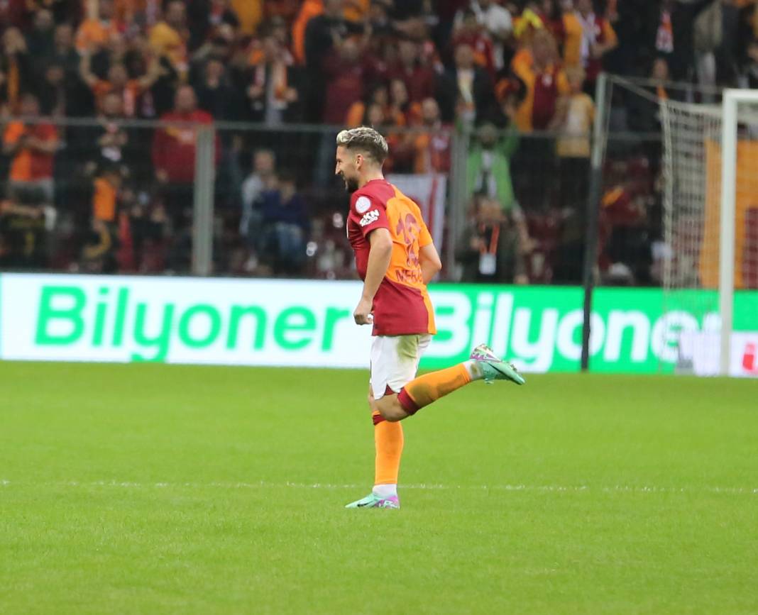 Galatasaray'ın şov gecesi. Hiçbir yerde göremeyeceğiniz fotoğraflar ve görüntülerle 72