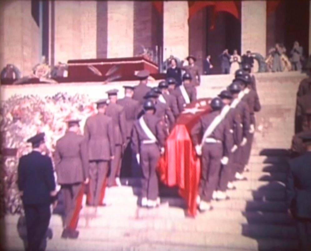 Atatürk'ün naaşının Anıtkabir'e naklinin renkli görüntüleri ortaya çıktı 14