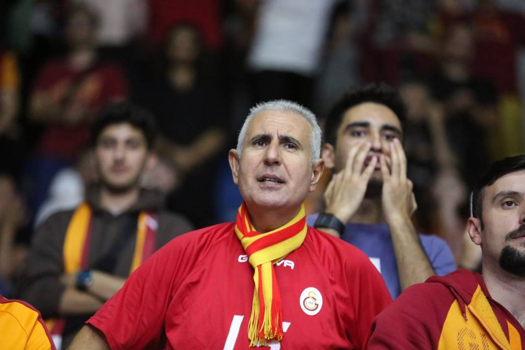 Fenerbahçe derbide Galatasaray'ı devirdi. Maçtan müthiş fotoğraflar 37