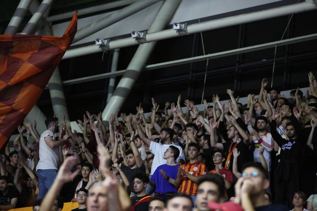 Fenerbahçe derbide Galatasaray'ı devirdi. Maçtan müthiş fotoğraflar 40