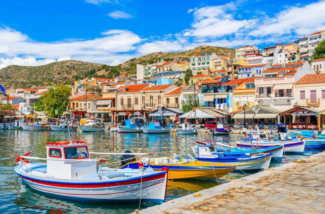 Türklere tek girişli vize muafiyetli 10 Yunan Adası’nın bir haftalık tatil ücreti ortaya çıktı 5