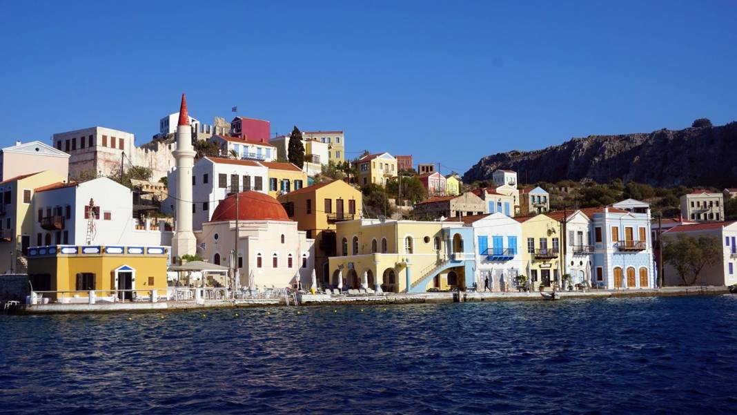 Türklere tek girişli vize muafiyetli 10 Yunan Adası’nın bir haftalık tatil ücreti ortaya çıktı 11