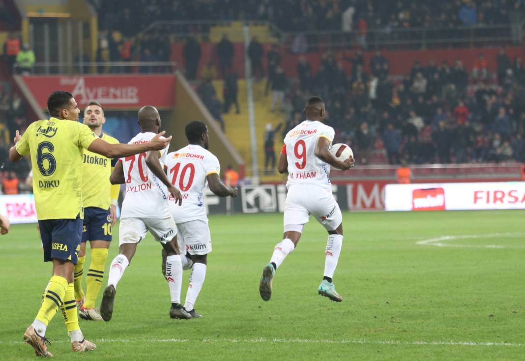 Fotoğraflarla Kayserispor Fenerbahçe maçı... Nefes kesen maçta neler oldu neler 13