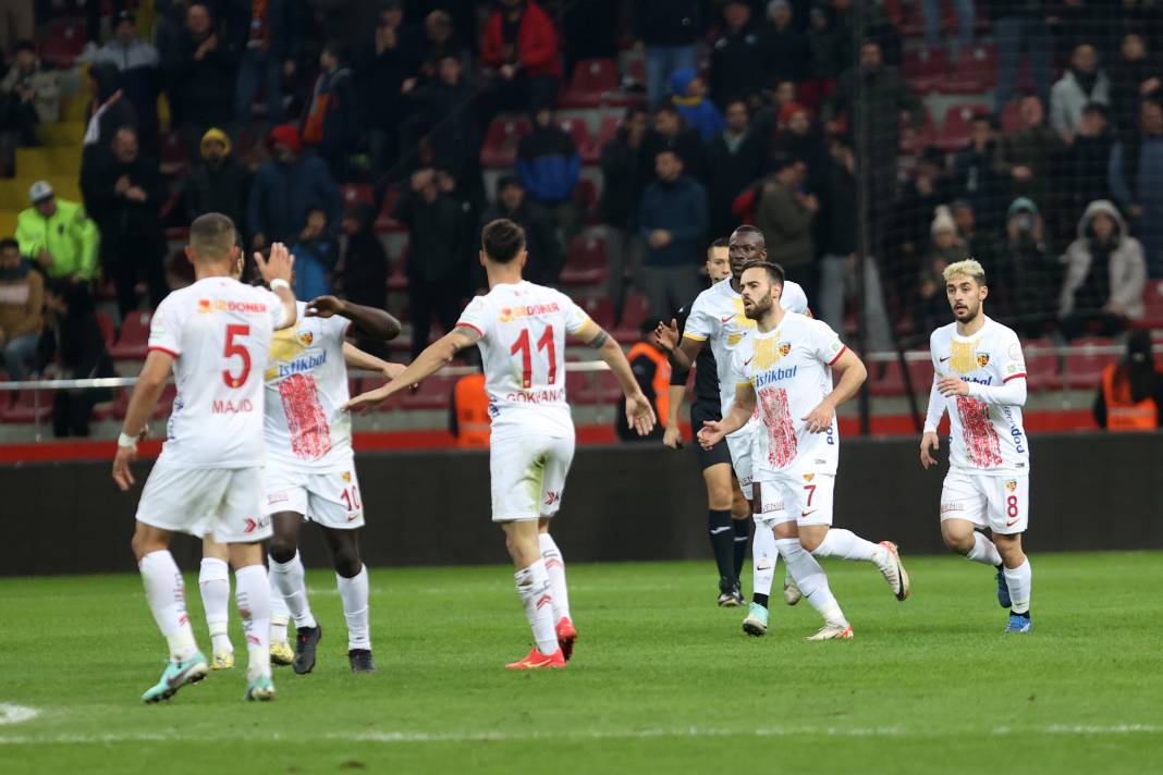 Fotoğraflarla Kayserispor Fenerbahçe maçı... Nefes kesen maçta neler oldu neler 22