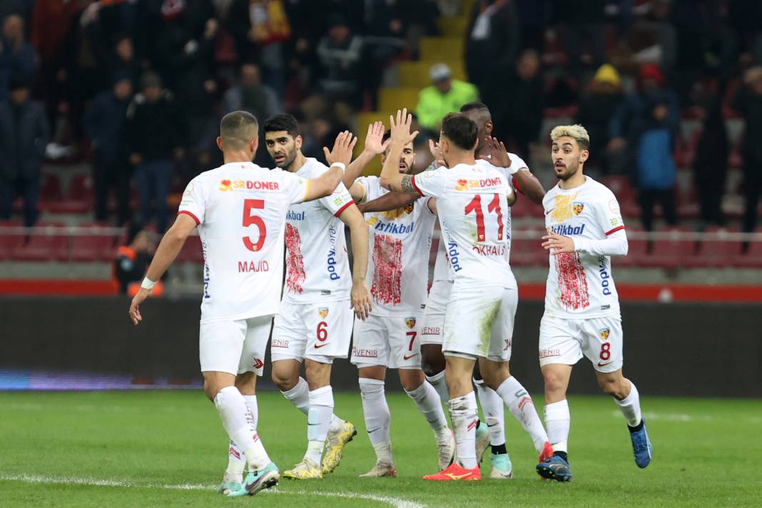 Fotoğraflarla Kayserispor Fenerbahçe maçı... Nefes kesen maçta neler oldu neler 24
