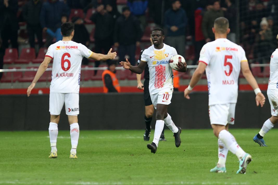 Fotoğraflarla Kayserispor Fenerbahçe maçı... Nefes kesen maçta neler oldu neler 23