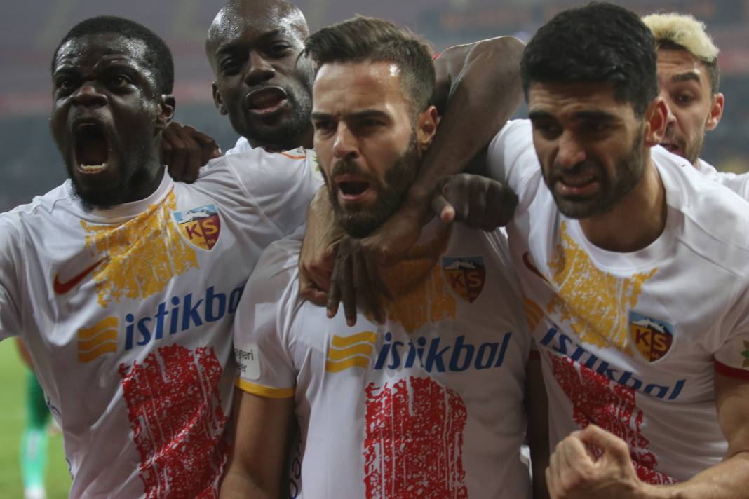Fotoğraflarla Kayserispor Fenerbahçe maçı... Nefes kesen maçta neler oldu neler 3