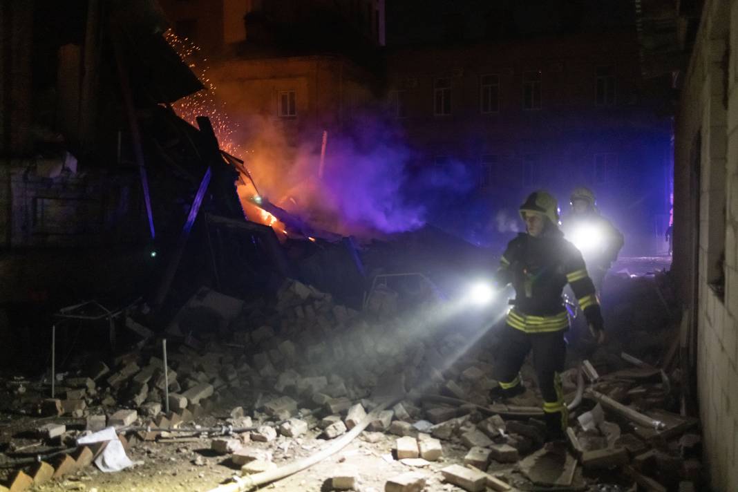 Rusya’nın saldırıları Ukrayna’yı yerle bir etti. 30 kişi öldü 160 kişi yaralandı 3