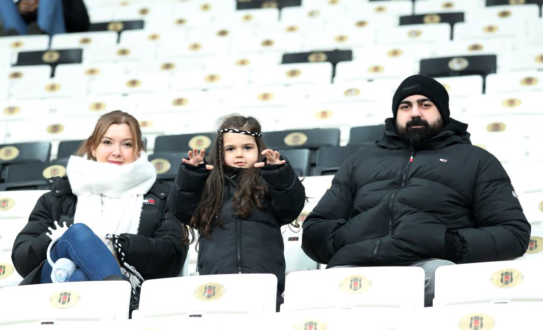 Beşiktaş taraftarı için sezon artık çile! Alanya'dan 3 yediler maç sonu özür dilediler. Alanyaspor Beşiktaş maçının çok özel fotoğrafları 77