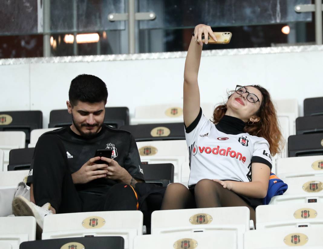 Beşiktaş taraftarı için sezon artık çile! Alanya'dan 3 yediler maç sonu özür dilediler. Alanyaspor Beşiktaş maçının çok özel fotoğrafları 65