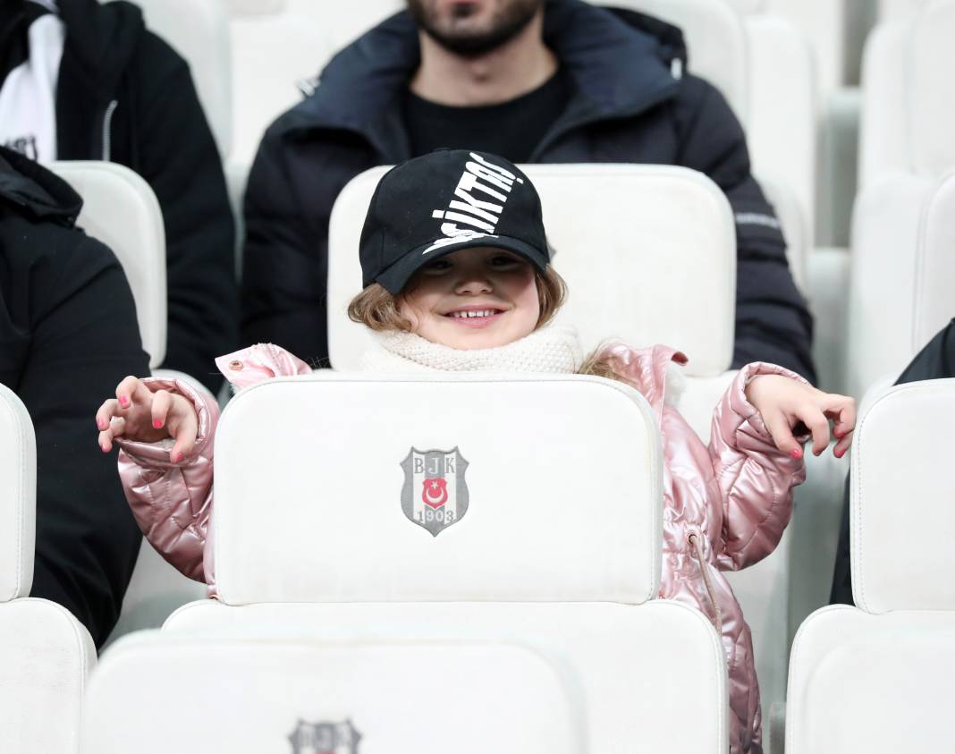 Beşiktaş taraftarı için sezon artık çile! Alanya'dan 3 yediler maç sonu özür dilediler. Alanyaspor Beşiktaş maçının çok özel fotoğrafları 56