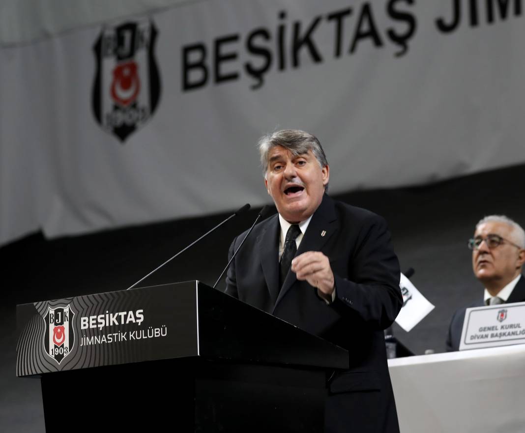 Beşiktaş'ın 35. başkanı belli oluyor. Serdal Adalı mı Hasan Arat mı? Genel kuruldan en güzel fotoğraflar 19