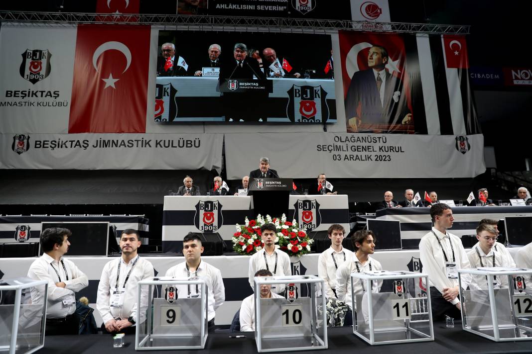 Beşiktaş'ın 35. başkanı belli oluyor. Serdal Adalı mı Hasan Arat mı? Genel kuruldan en güzel fotoğraflar 16