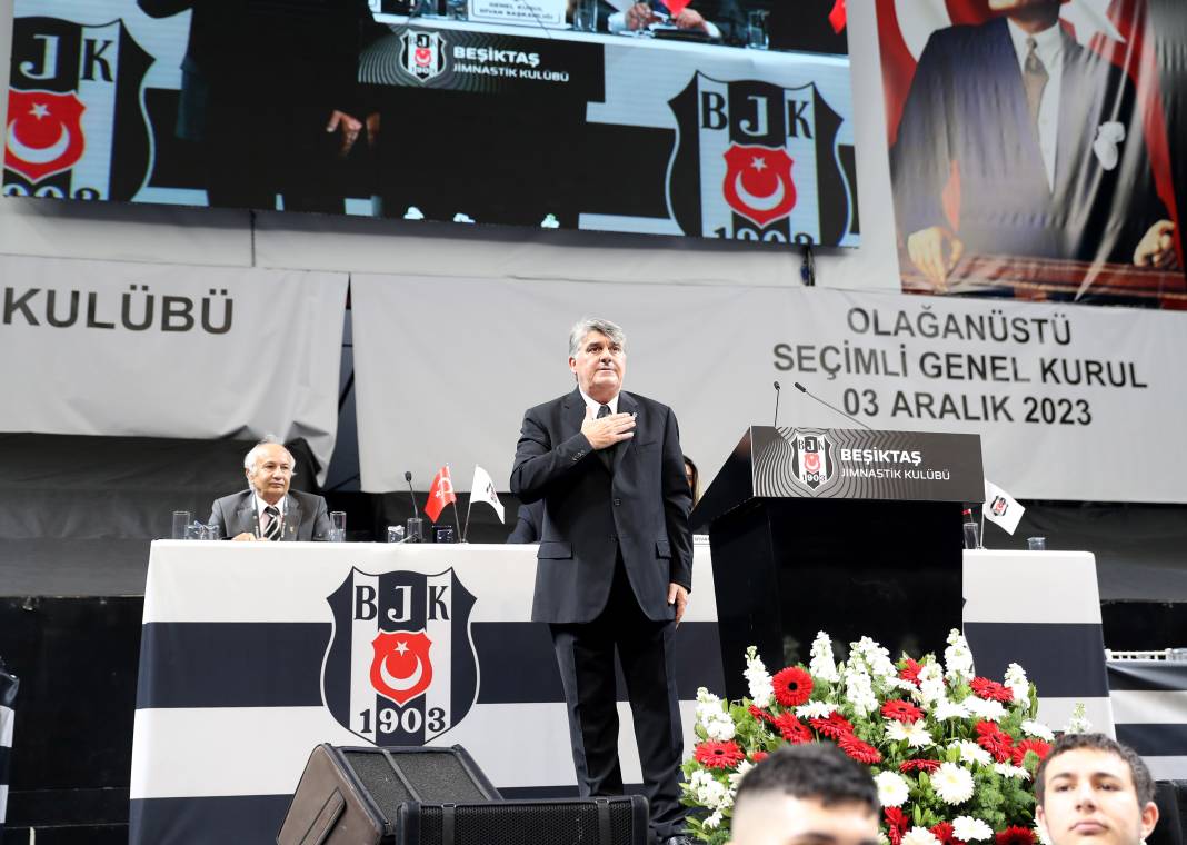 Beşiktaş'ın 35. başkanı belli oluyor. Serdal Adalı mı Hasan Arat mı? Genel kuruldan en güzel fotoğraflar 13