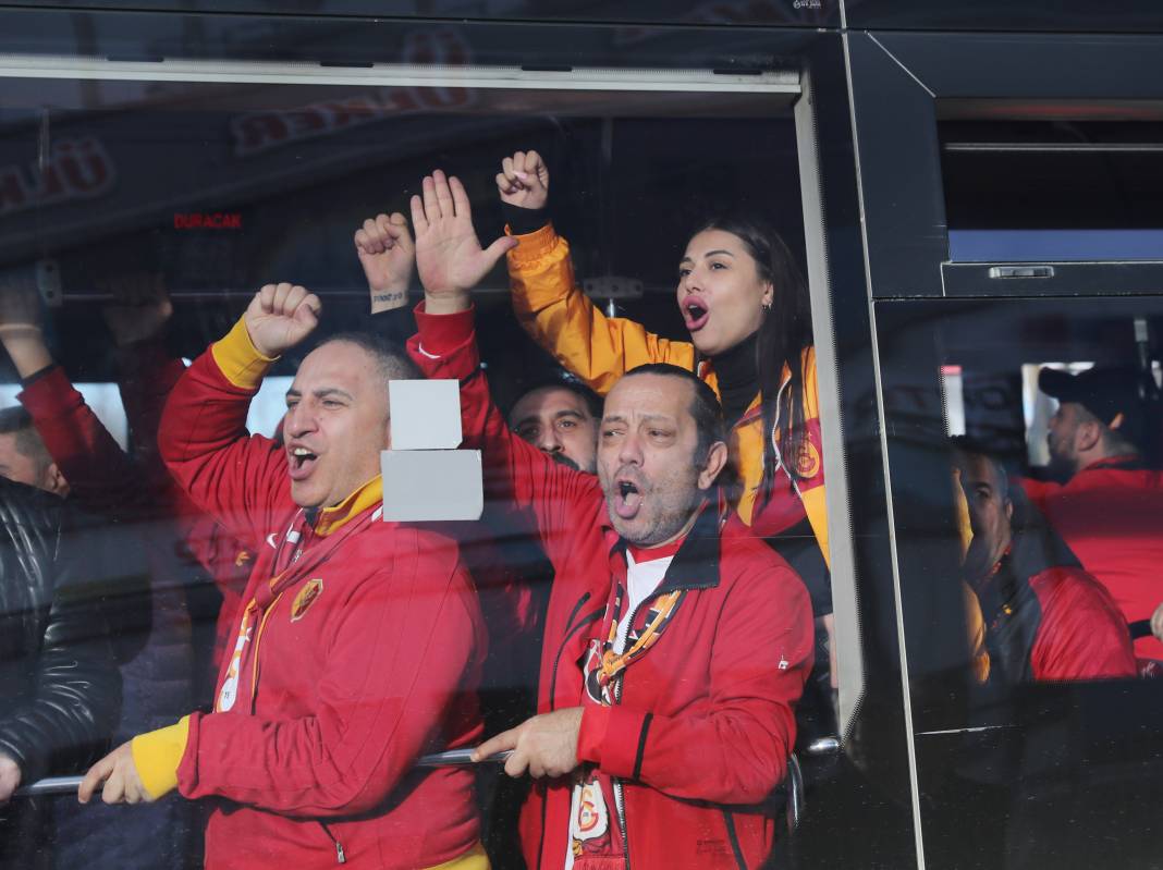 Fenerbahçe ve Galatasaray taraftarı şehitlerimizi unutmadı! Derbinin hiç bir yerde olmayan fotoğrafları 58