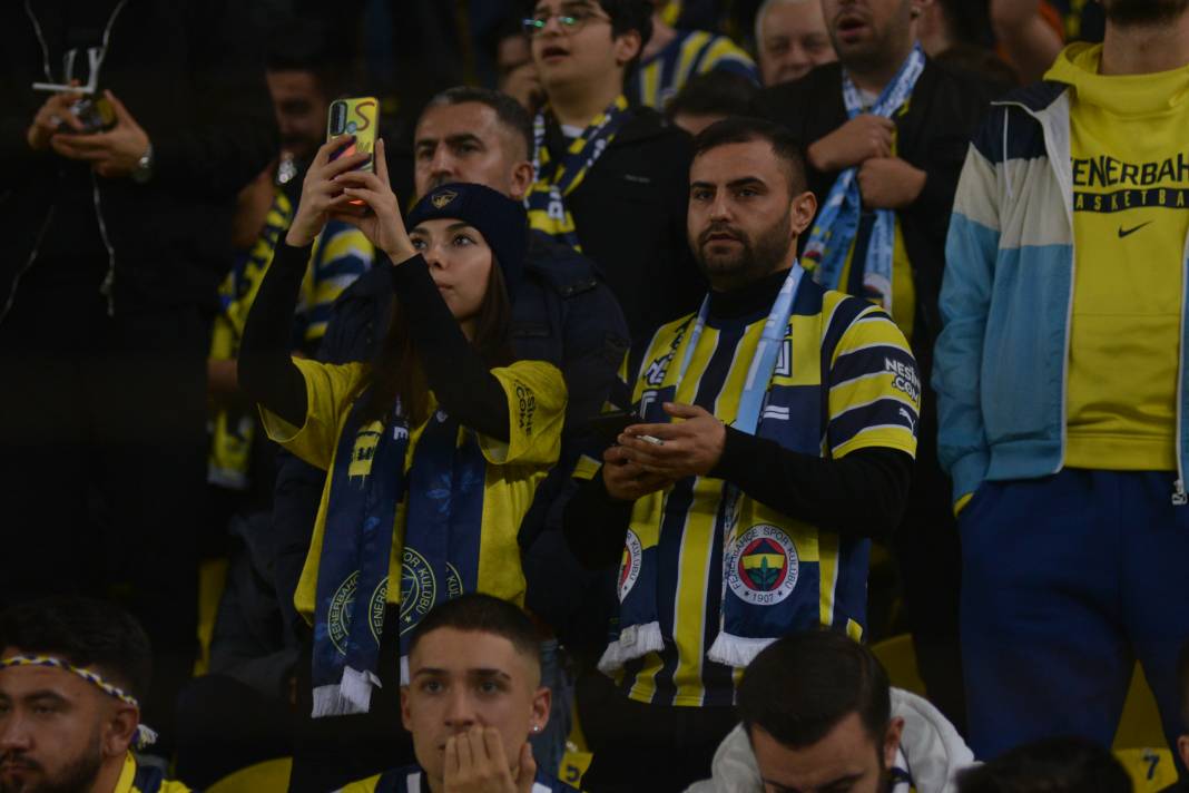 Kadıköy'de Fener alayı. Muhteşem maçın muhteşem fotoğrafları. Kadıköy sallandı 24
