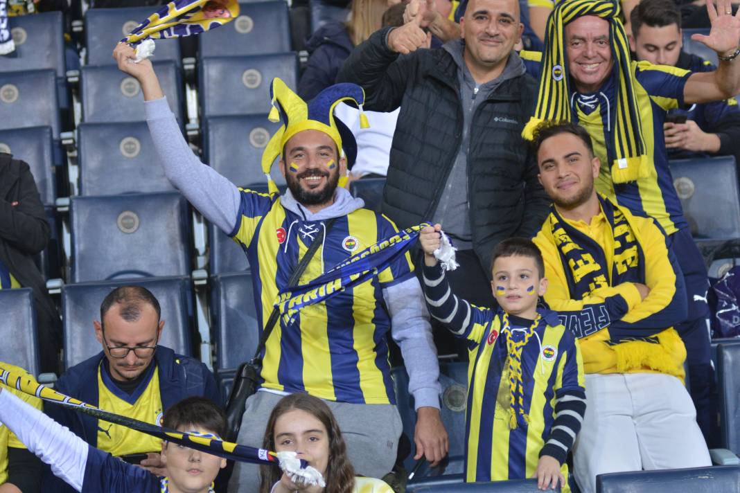 Kadıköy'de Fener alayı. Muhteşem maçın muhteşem fotoğrafları. Kadıköy sallandı 22