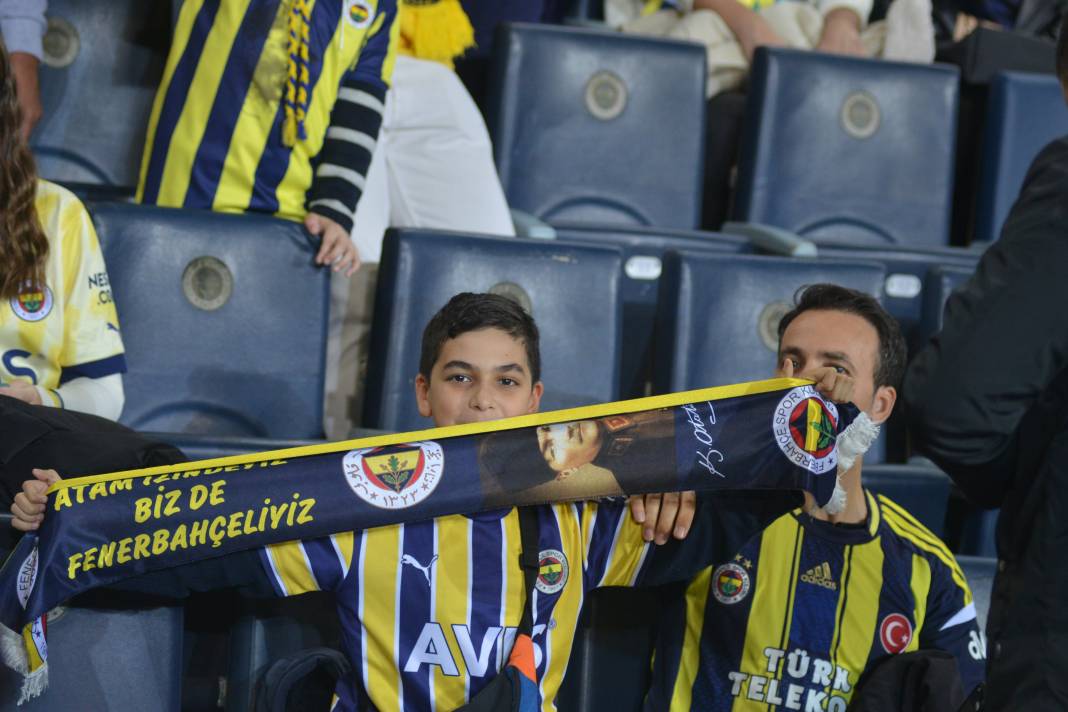 Kadıköy'de Fener alayı. Muhteşem maçın muhteşem fotoğrafları. Kadıköy sallandı 17