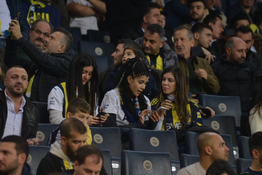 Kadıköy'de Fener alayı. Muhteşem maçın muhteşem fotoğrafları. Kadıköy sallandı 15