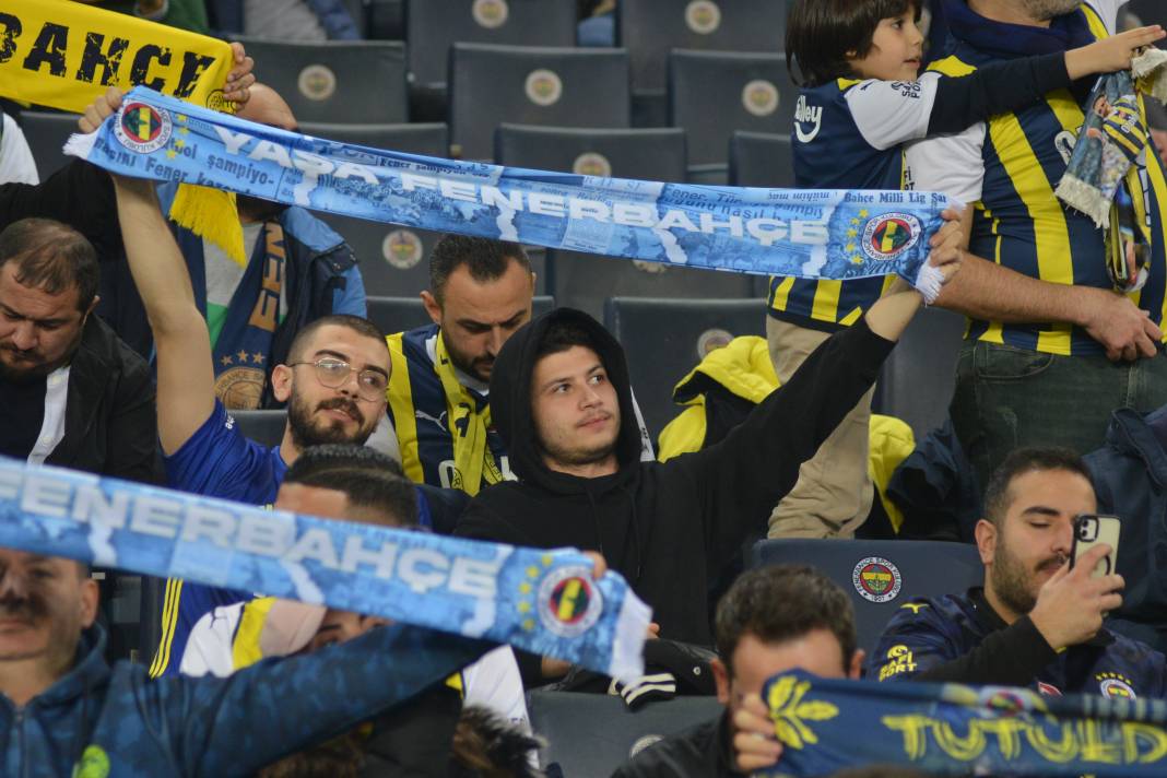 Kadıköy'de Fener alayı. Muhteşem maçın muhteşem fotoğrafları. Kadıköy sallandı 11