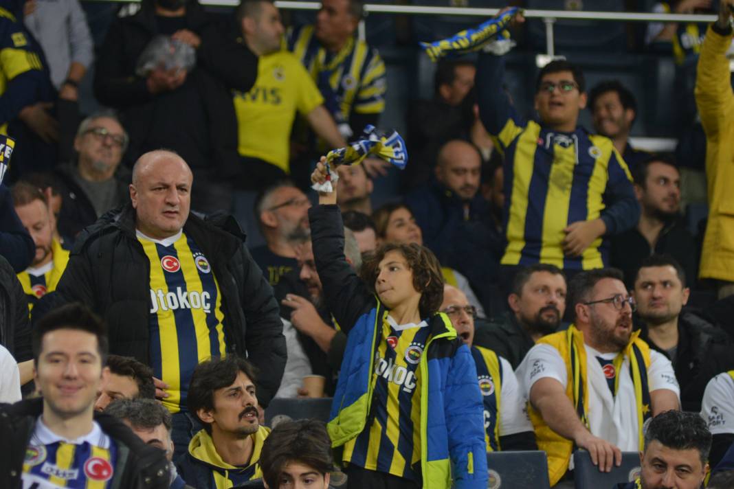 Kadıköy'de Fener alayı. Muhteşem maçın muhteşem fotoğrafları. Kadıköy sallandı 3