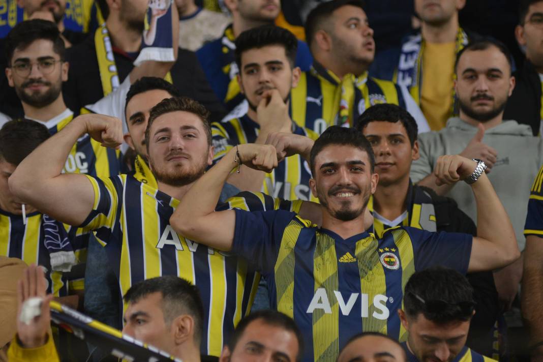 Kadıköy'de Fener alayı. Muhteşem maçın muhteşem fotoğrafları. Kadıköy sallandı 6