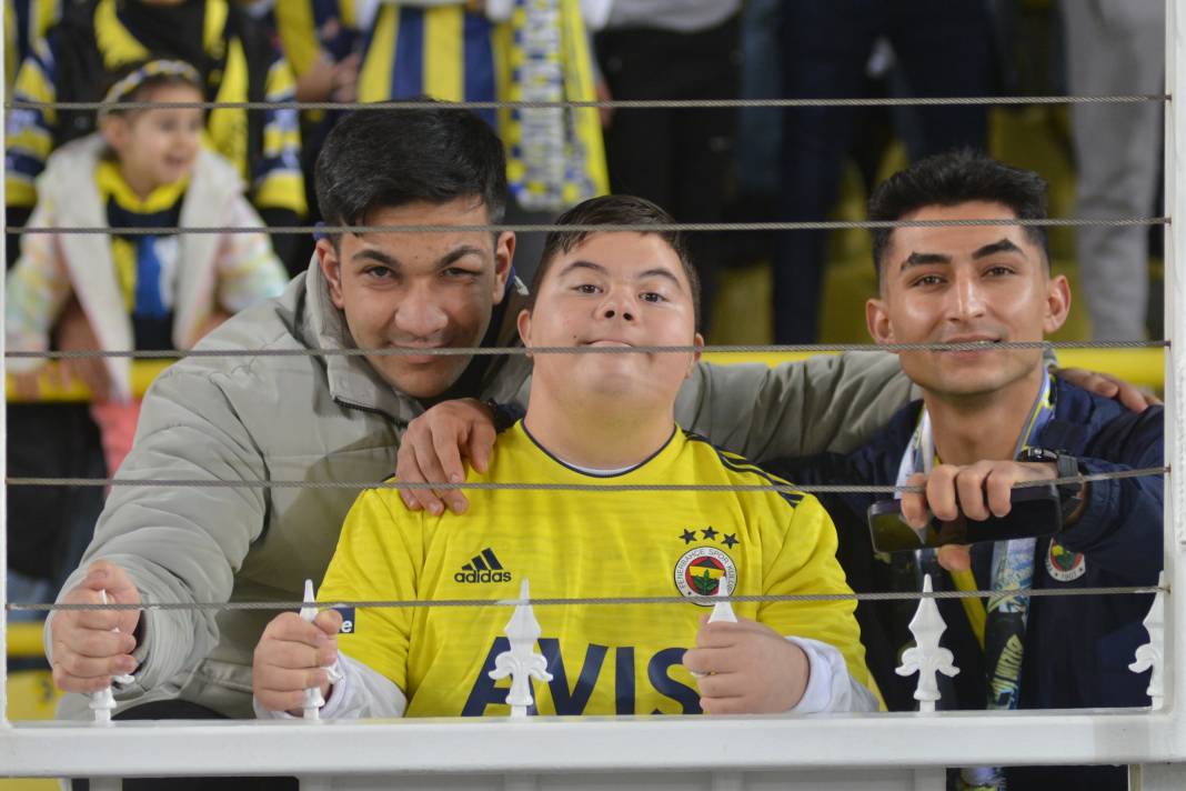 Kadıköy'de Fener alayı. Muhteşem maçın muhteşem fotoğrafları. Kadıköy sallandı 62