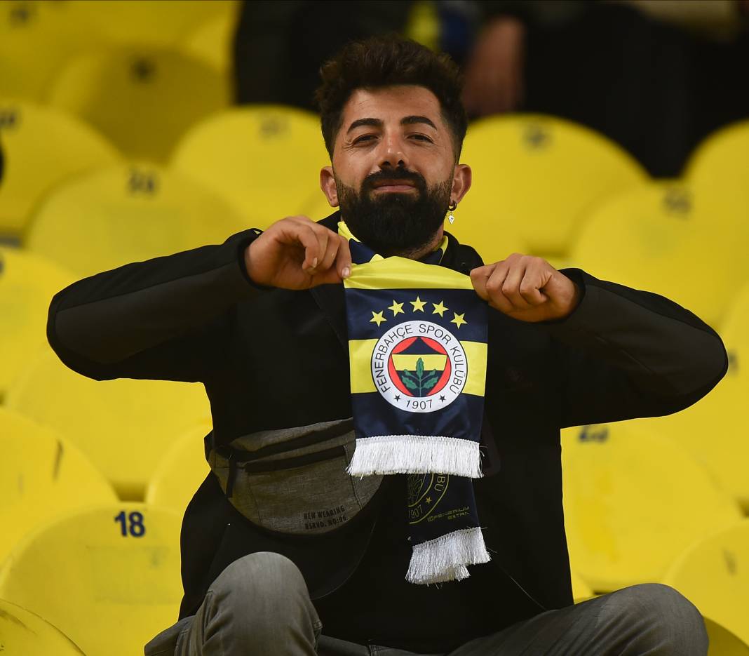 Kadıköy'de Fener alayı. Muhteşem maçın muhteşem fotoğrafları. Kadıköy sallandı 44