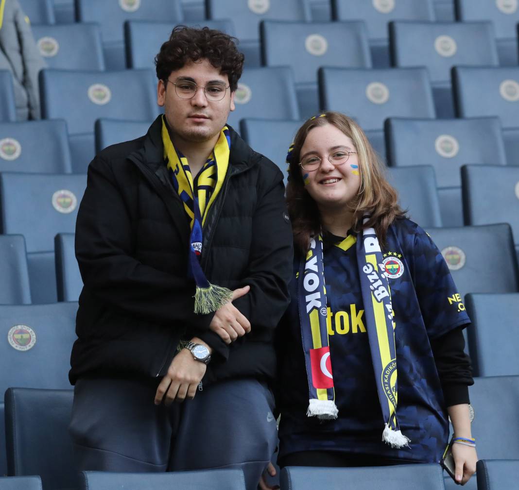Fenerbahçe ve Galatasaray taraftarı şehitlerimizi unutmadı! Derbinin hiç bir yerde olmayan fotoğrafları 52