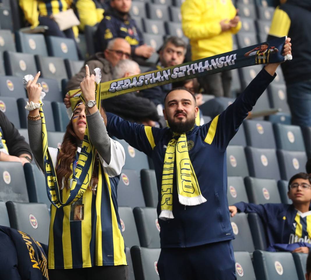Fenerbahçe ve Galatasaray taraftarı şehitlerimizi unutmadı! Derbinin hiç bir yerde olmayan fotoğrafları 43