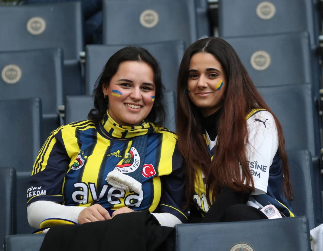 Fenerbahçe ve Galatasaray taraftarı şehitlerimizi unutmadı! Derbinin hiç bir yerde olmayan fotoğrafları 36