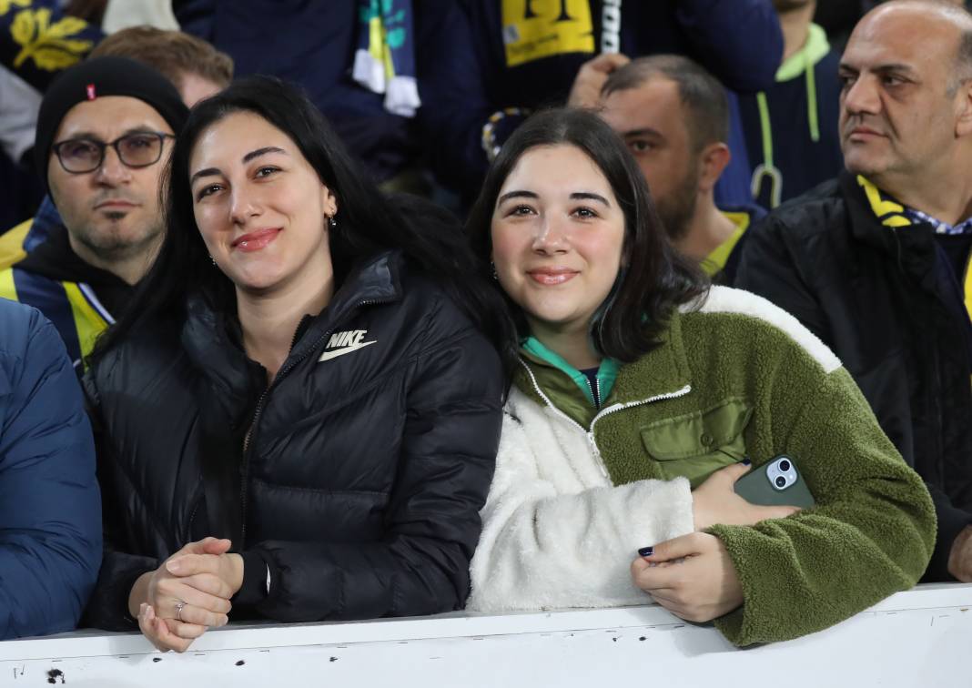 Fenerbahçe ve Galatasaray taraftarı şehitlerimizi unutmadı! Derbinin hiç bir yerde olmayan fotoğrafları 14