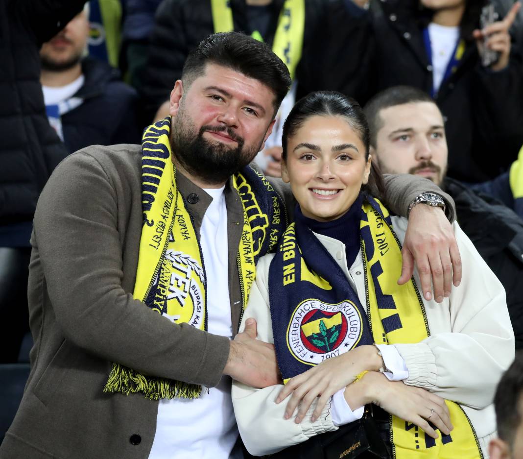 Fenerbahçe ve Galatasaray taraftarı şehitlerimizi unutmadı! Derbinin hiç bir yerde olmayan fotoğrafları 80